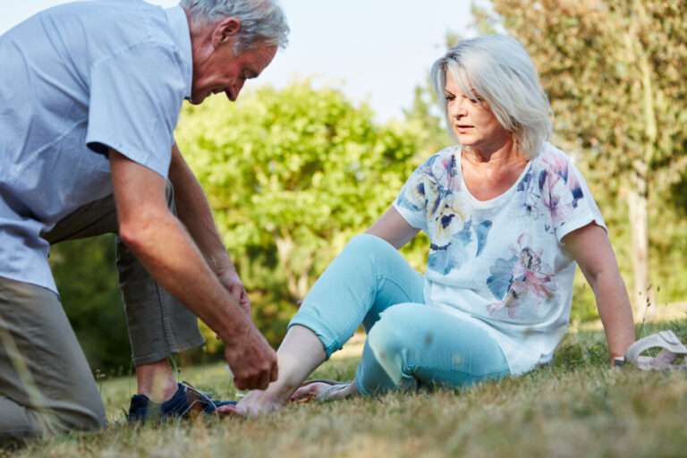 Image de :Personnes âgées : 4 conseils pour vos pieds en santé